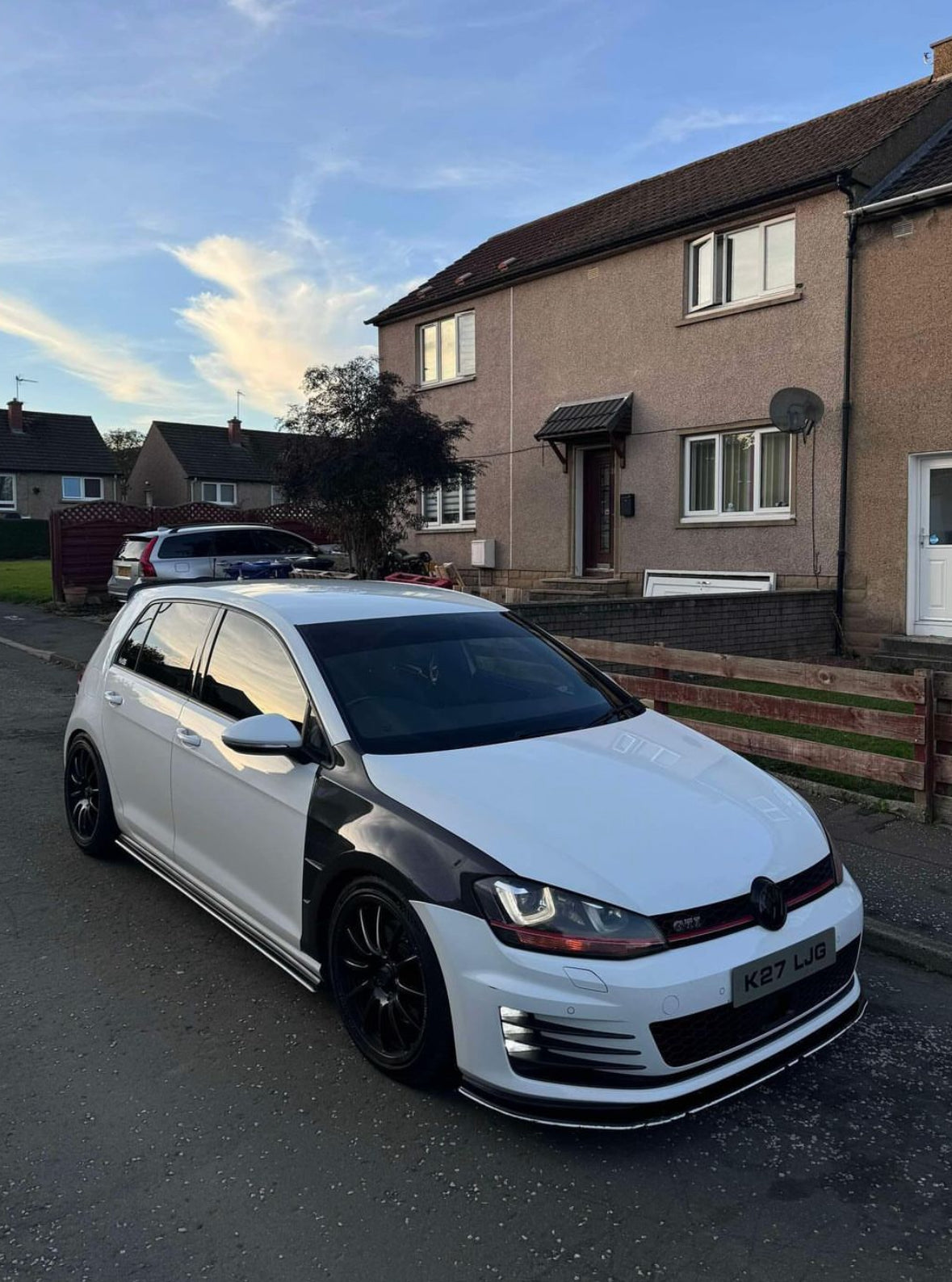 VW GOLF MK7 & MK7.5 CARBON FIBRE FRONT FENDERS (2013-2020)