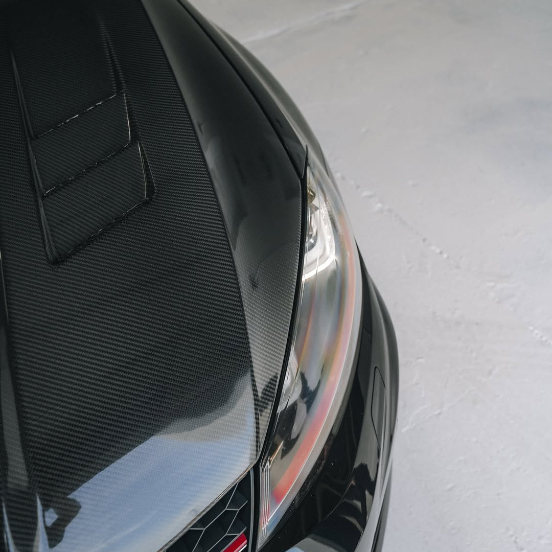 Volkswagen Golf MK7 / MK7.5 Shark Style Carbon Fibre Vented Bonnet (Replacement) 2013 - 2021